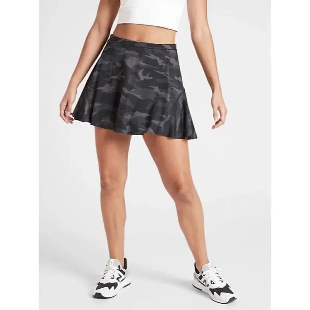 Athleta Match Point Skort Sz L in Black Camo